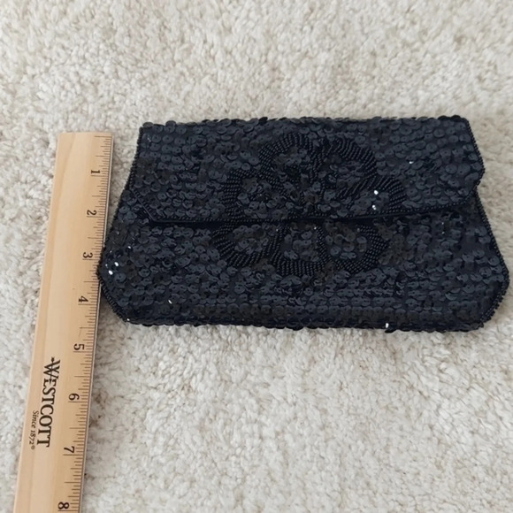La Regale Vintage Black Sequined Evening Bag with seed Beaded flower - Picture 6 of 8